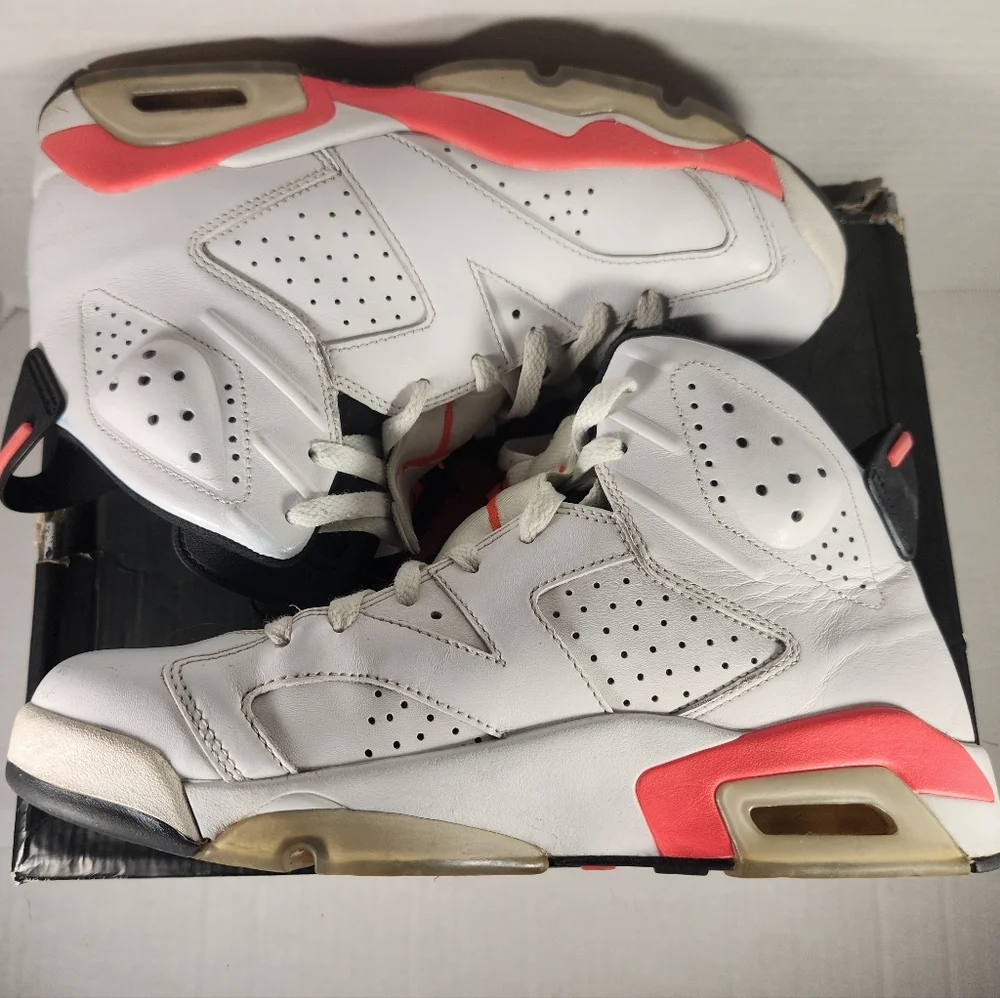 Men's Jordan 6 Retro White/Infrared Sneakers - Picture 7 of 9